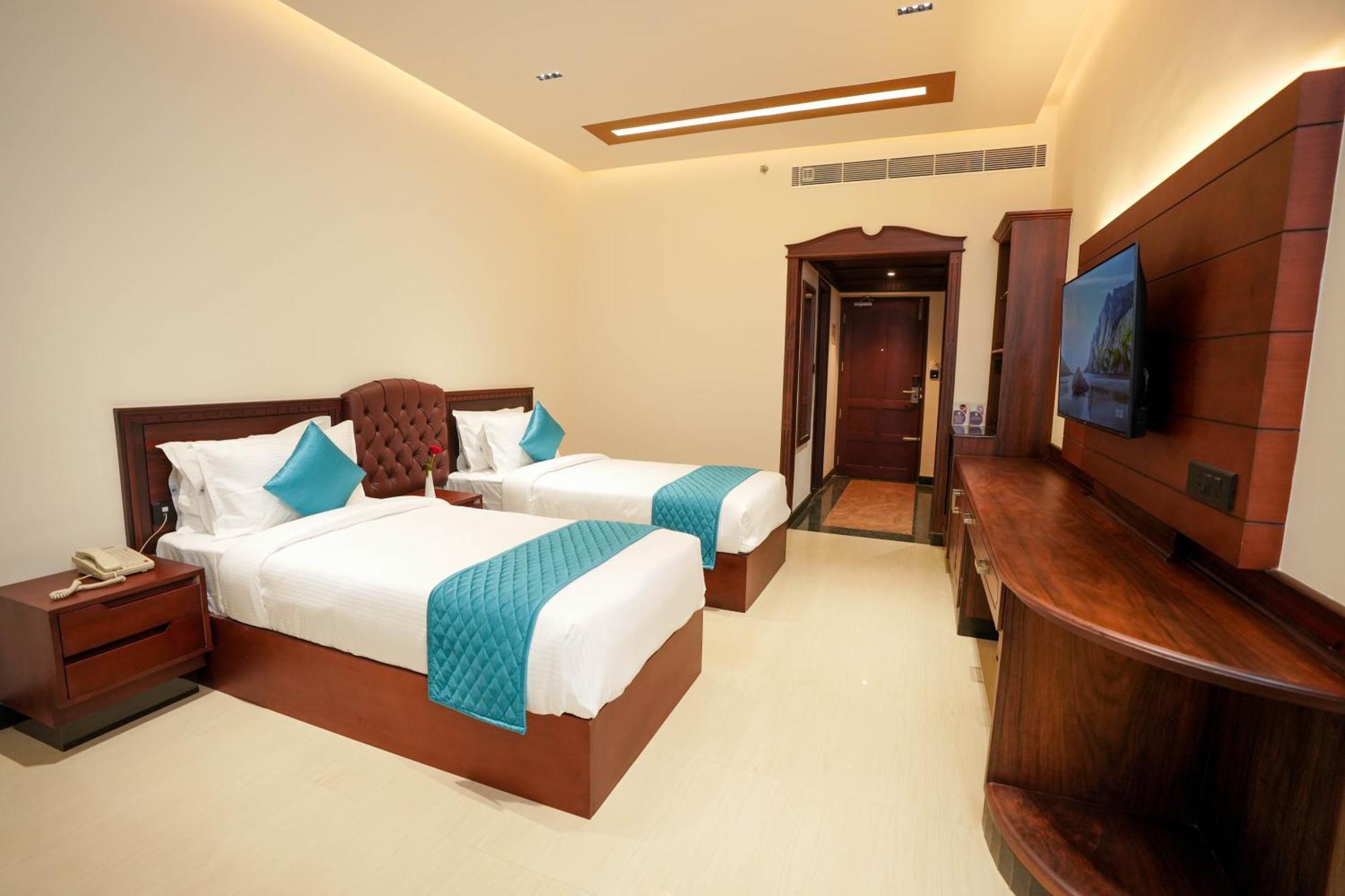 Blue Castle Hotel Thiruvananthapuram ภายนอก รูปภาพ